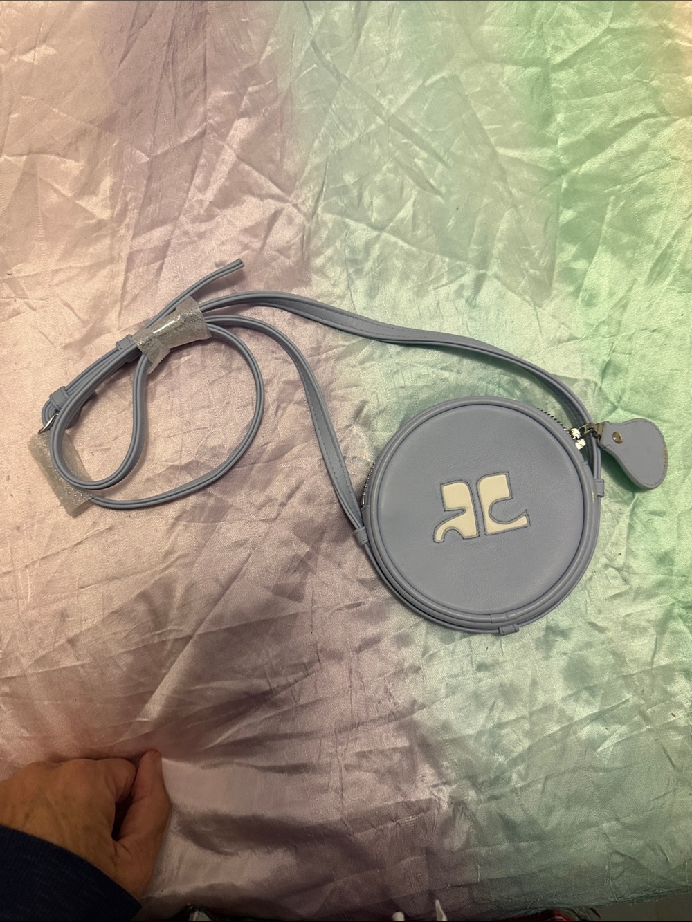 Courage rendition round bag